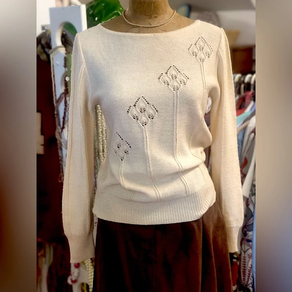 Vintage 70’s/80’s -Princess Di style- pullover sweater - light buttery yellow